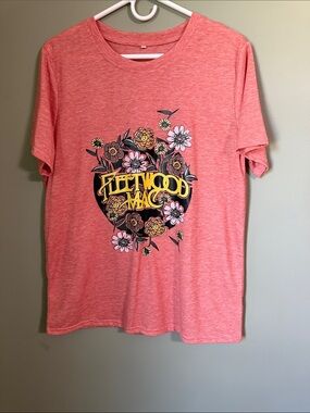 WOMEN’S FLEETWOOD-MAC TSHIRT XL
NEVER WORN